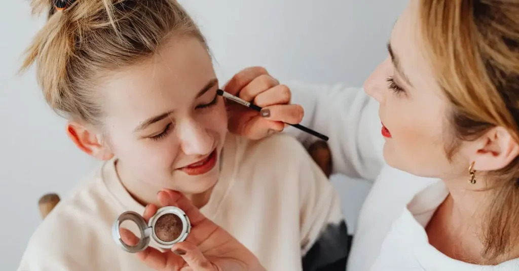 Maquillage Femme : Guide Complet pour un Look Parfait