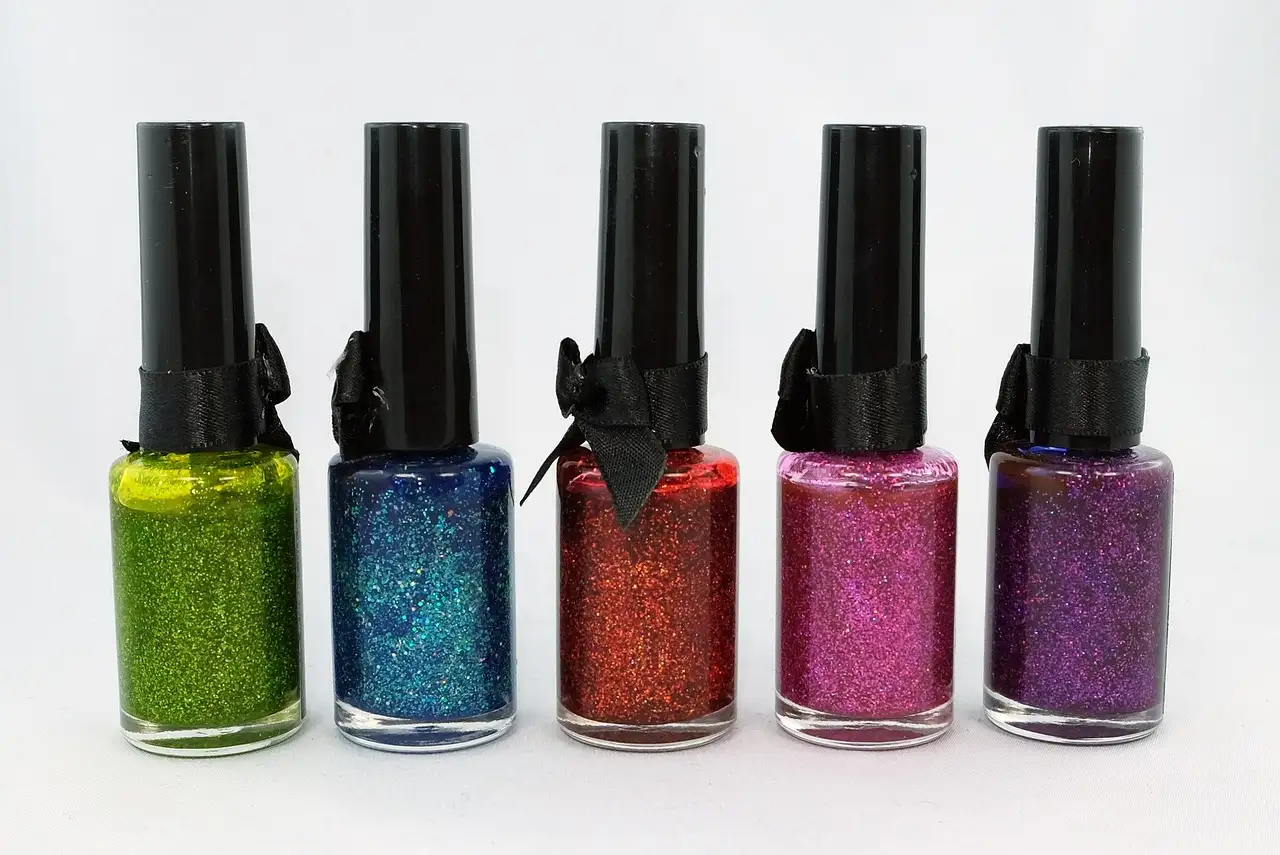 Ongles semi-permanents : Guide complet et conseils