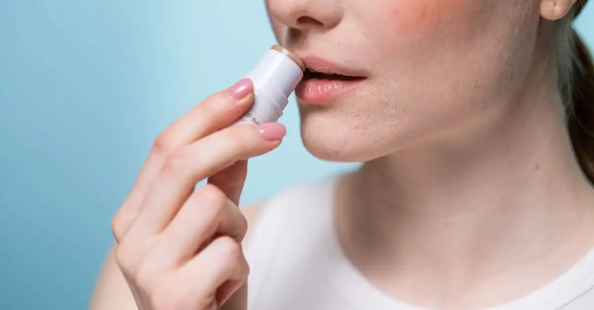 Clarins Huile Confort Lèvres : Brillance et Soin